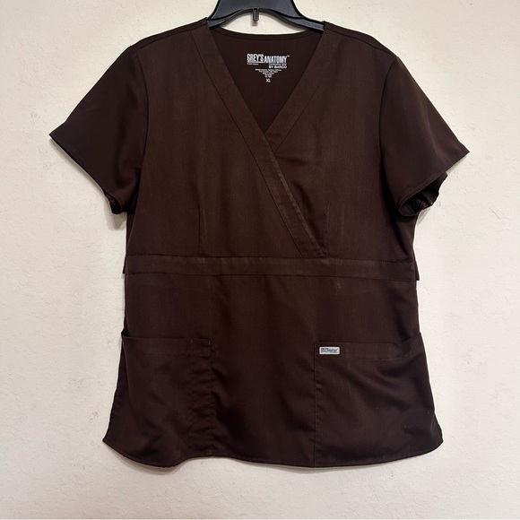 Grey's Anatomy Professional Wear By Barco Scrubs Top Shirt Sz XL Truffle Brown - Picture 3 of 11